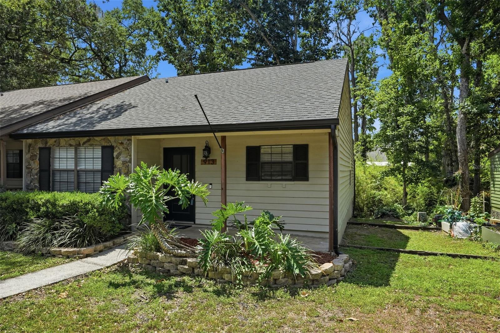 913 Candlebrook Ln Property Photo 29