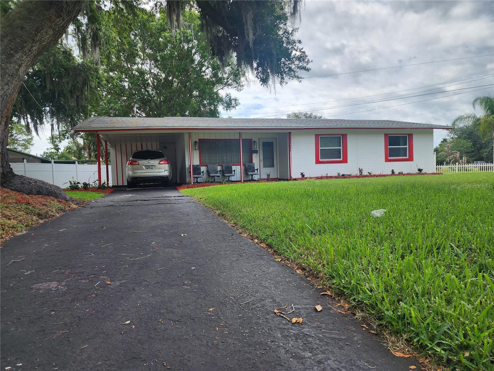 1317 Moss Ln Property Photo 1