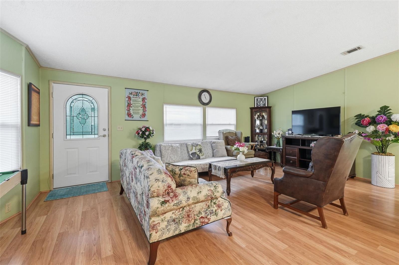 5027 Forest Crest Dr Property Photo 4