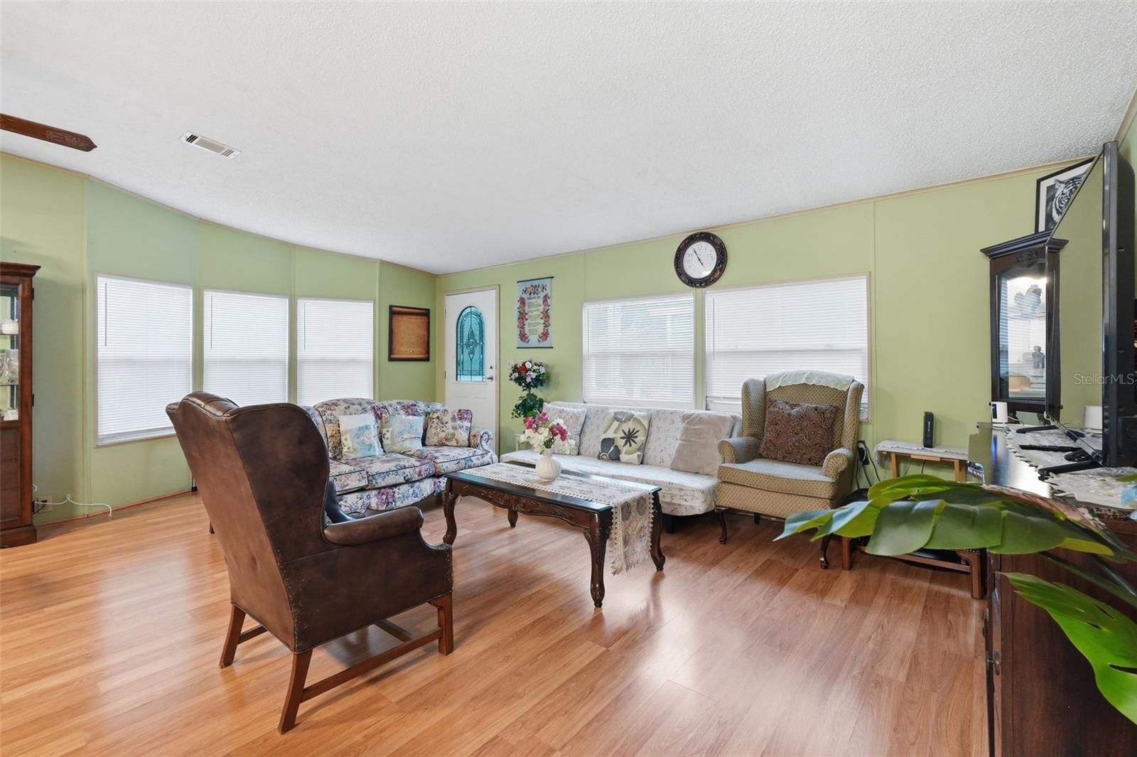 5027 Forest Crest Dr Property Photo 5