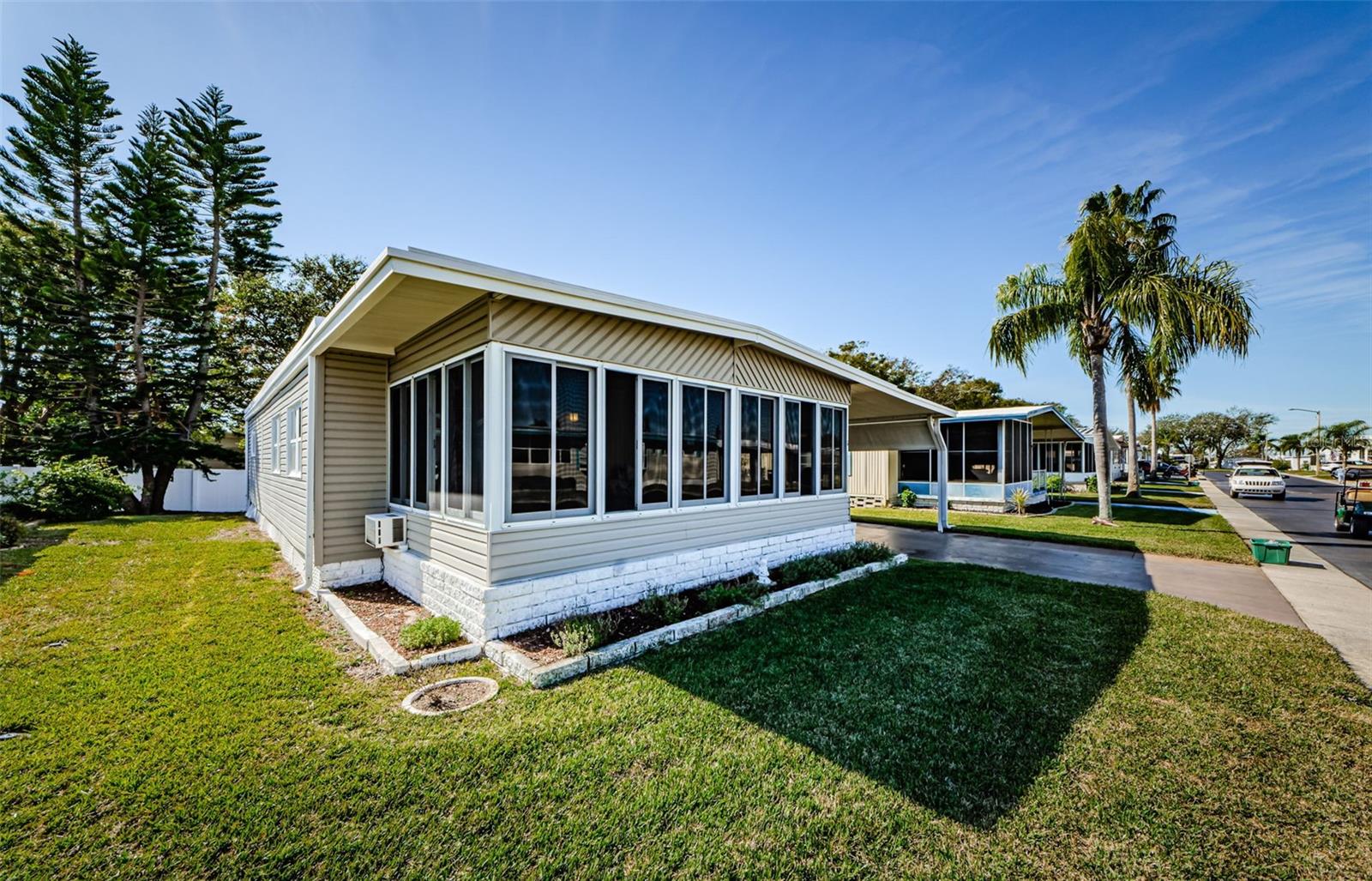 39820 Us Highway 19 N #15 Property Photo 4