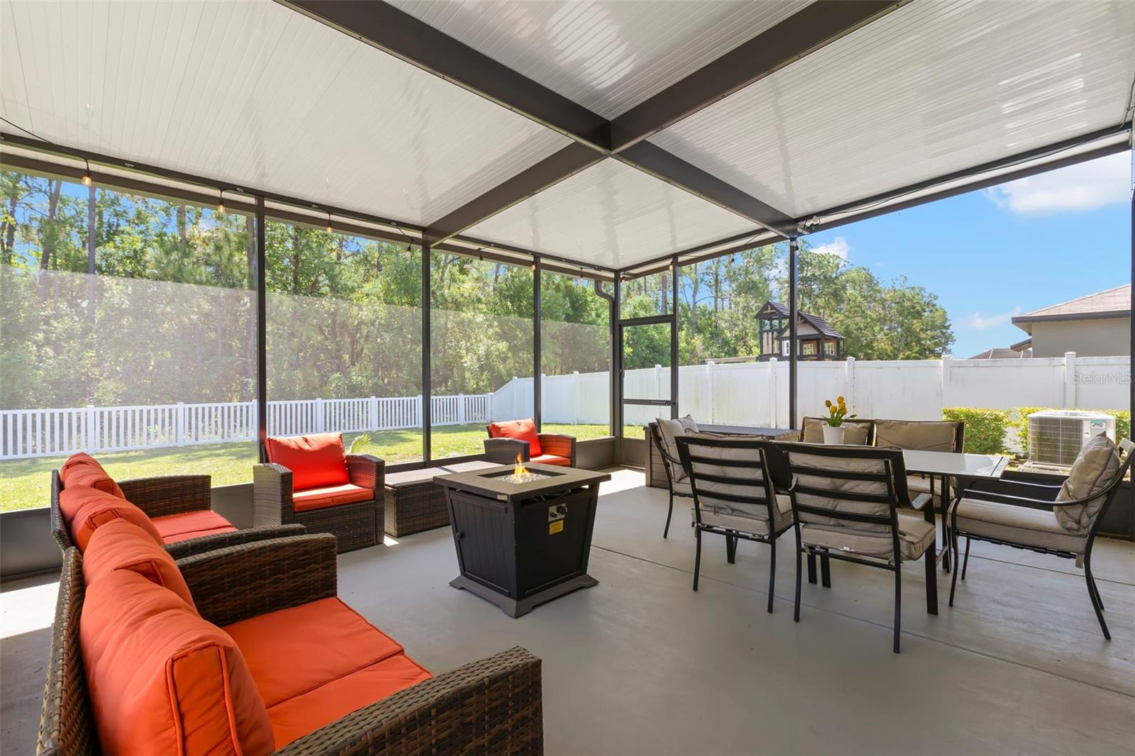 13511 Willow Bluestar Loop Property Photo 2
