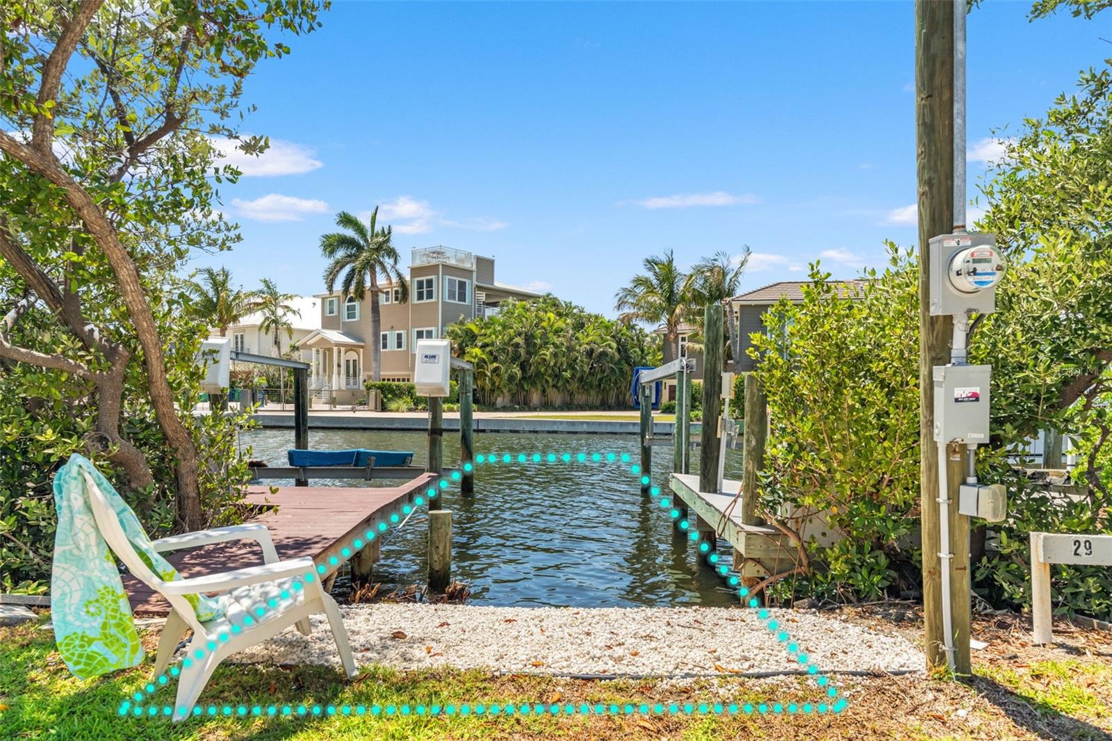8106 Gulf Dr Property Photo 2