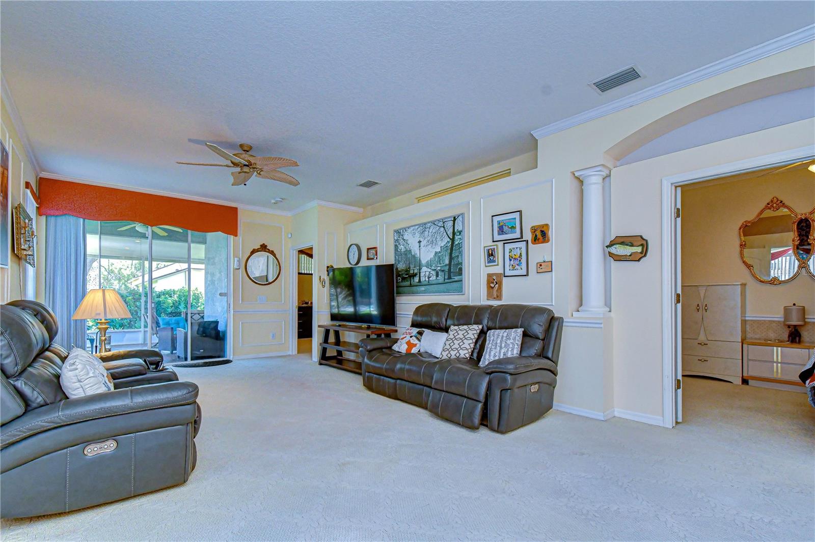 6073 Sandhill Ridge Dr Property Photo 6