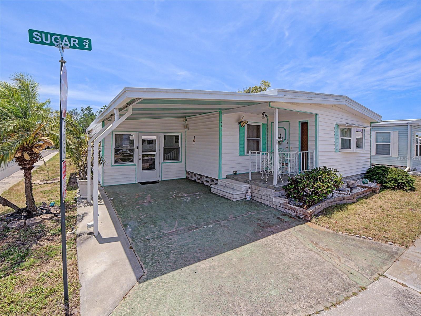701 Sugar Palm St Property Photo 2