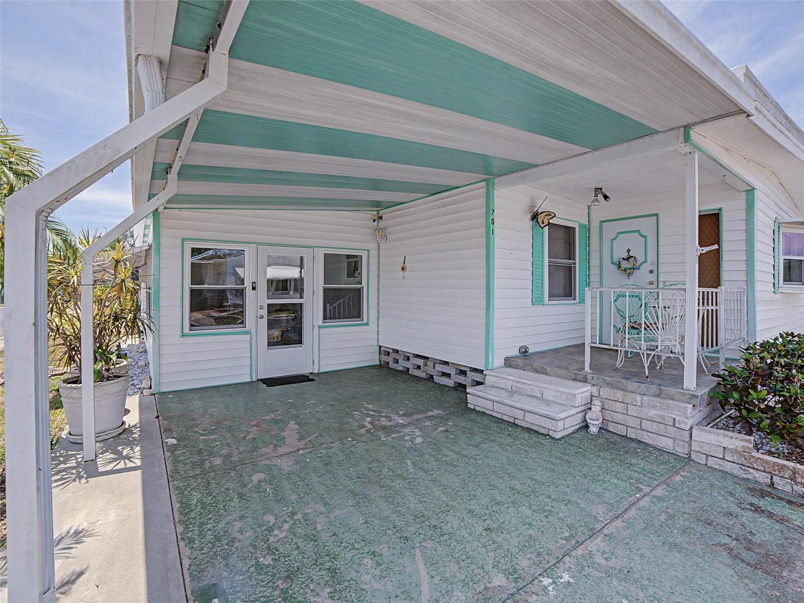 701 Sugar Palm St Property Photo 4