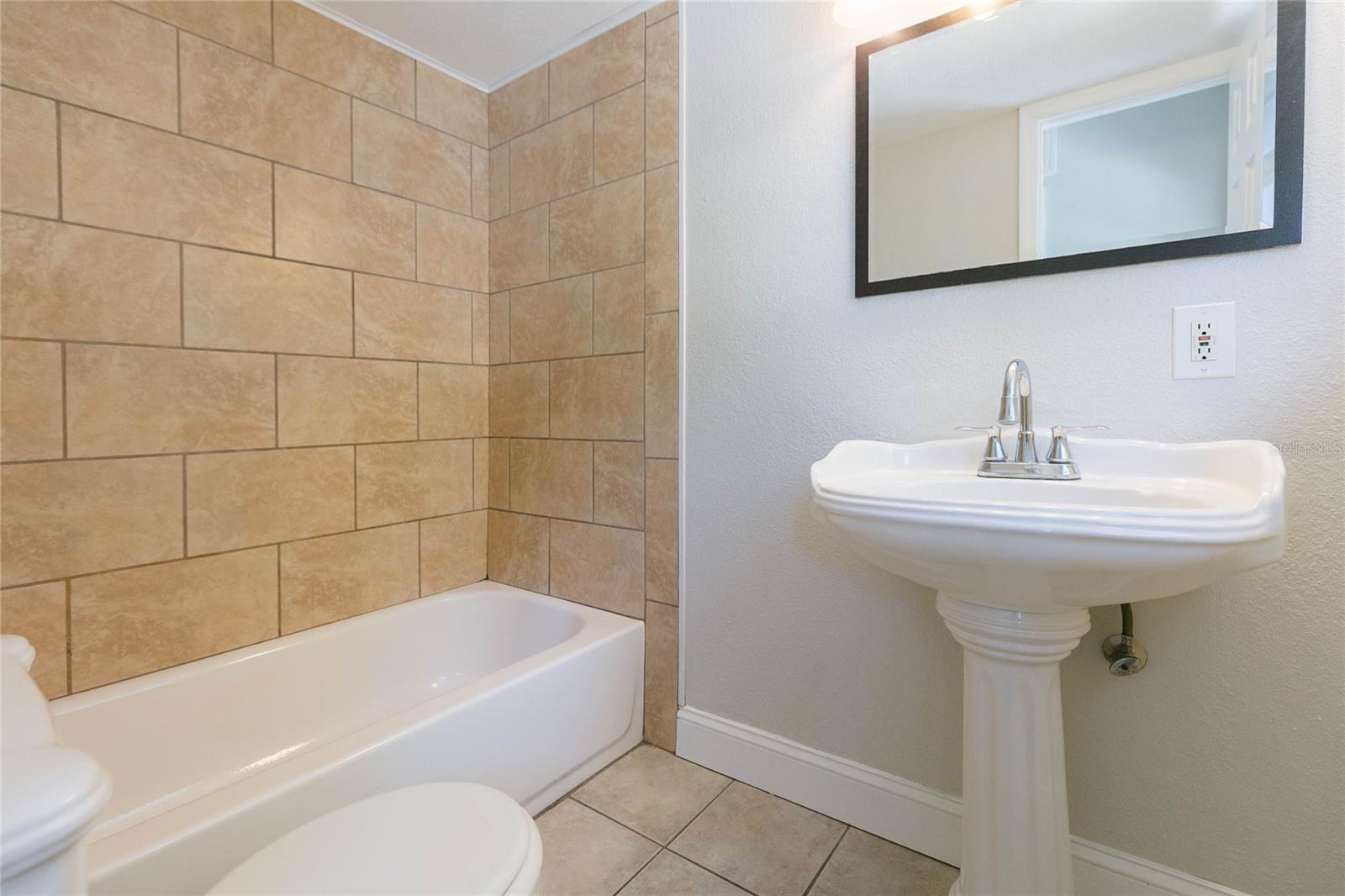 13410 Lee St Property Photo 24