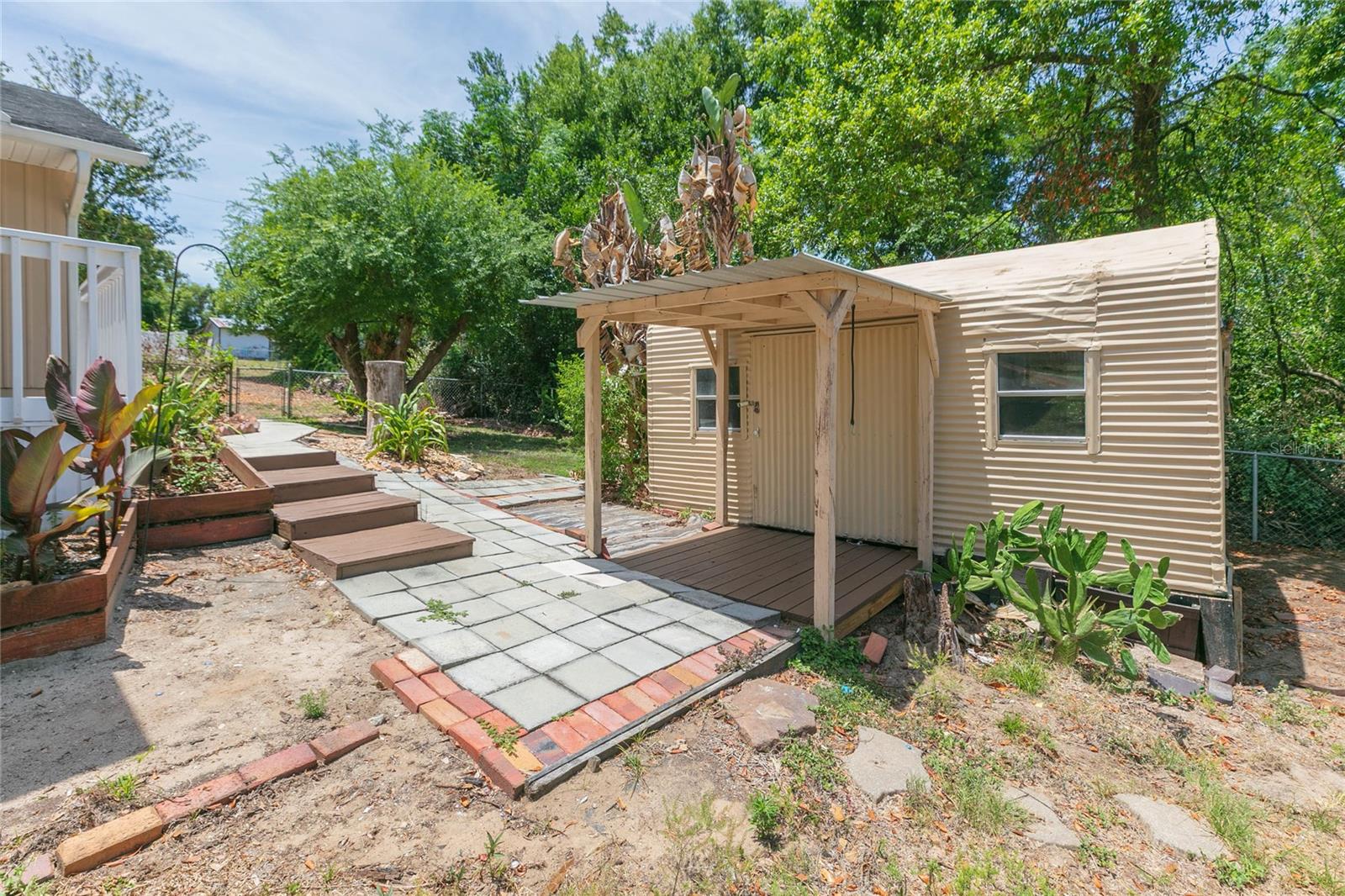 13410 Lee St Property Photo 29