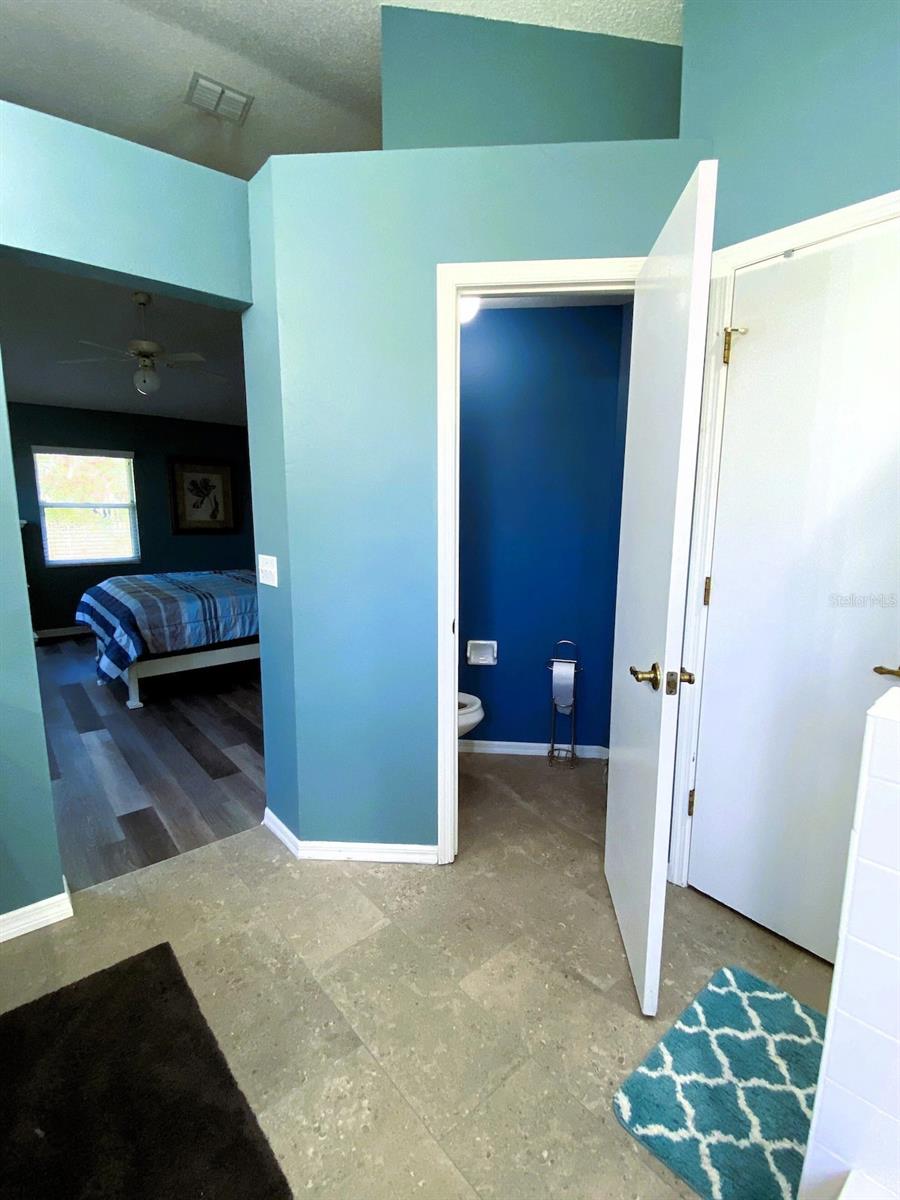 111 Lindale St Property Photo 12