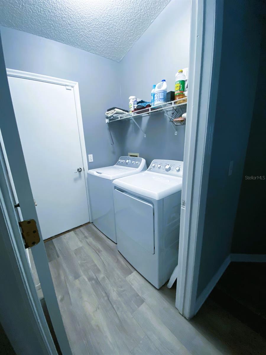 111 Lindale St Property Photo 18