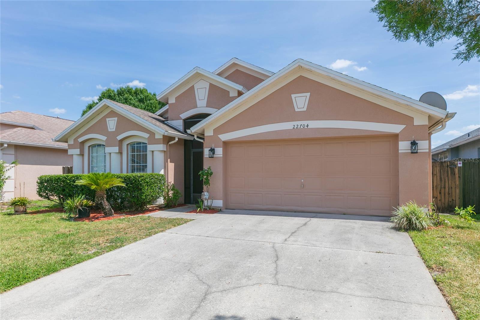 22704 Roderick Dr Property Photo 2