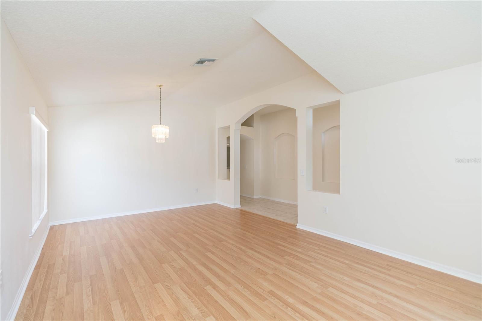 22704 Roderick Dr Property Photo 6