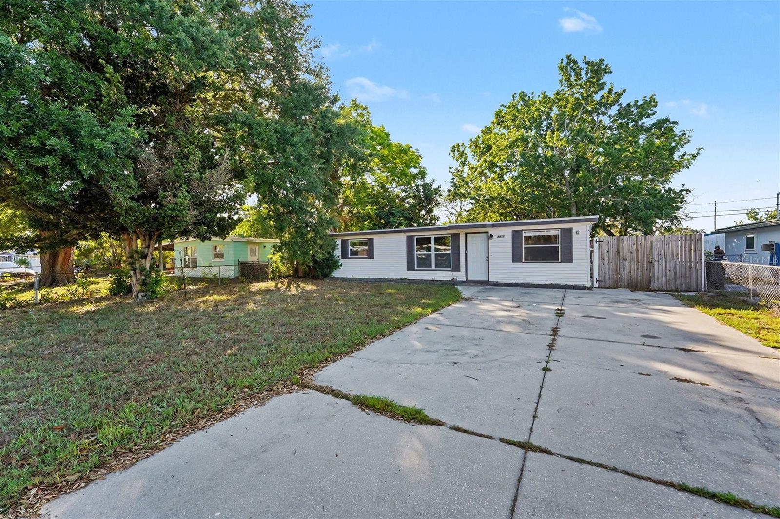 8036 Rose Ter Property Photo 3