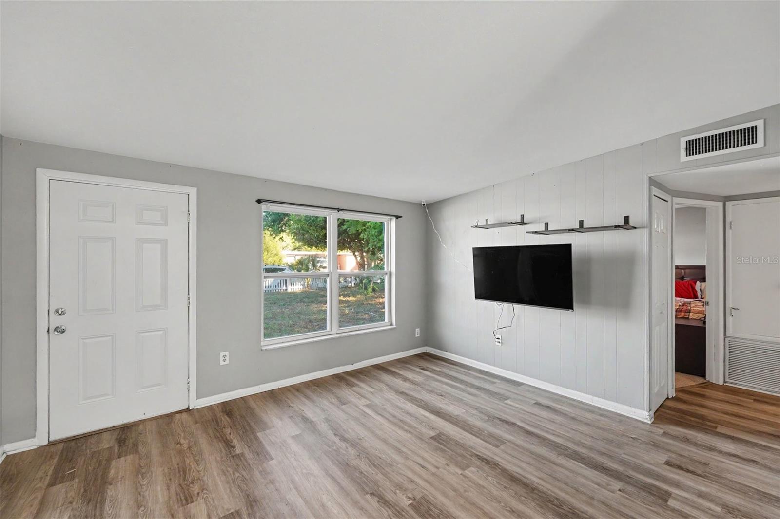 8036 Rose Ter Property Photo 4