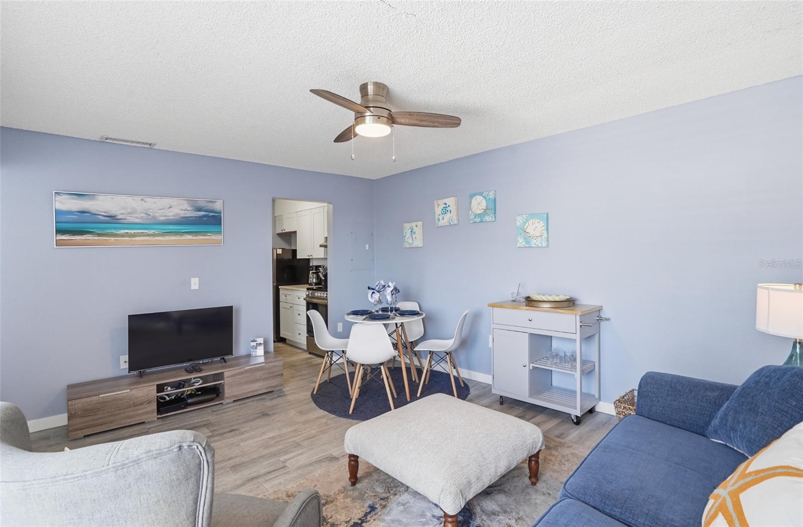 155 Medallion Blvd #e Property Photo 8