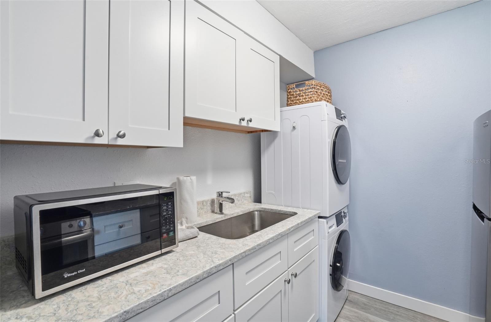 155 Medallion Blvd #e Property Photo 12