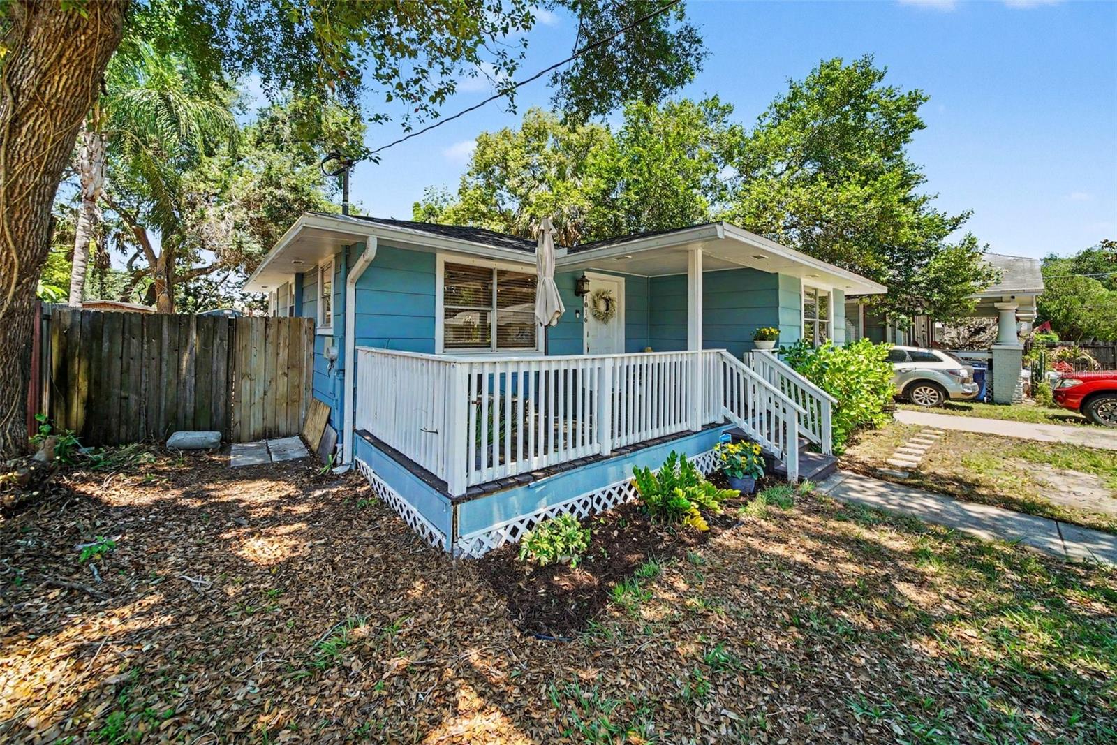 1016 E Emma St Property Photo 28