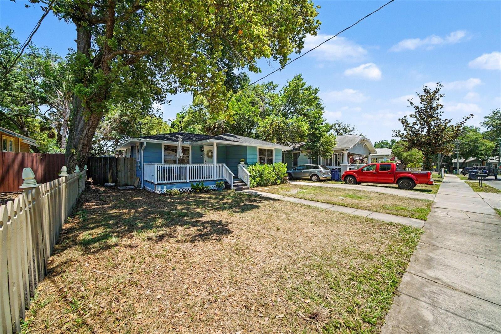 1016 E Emma St Property Photo 31