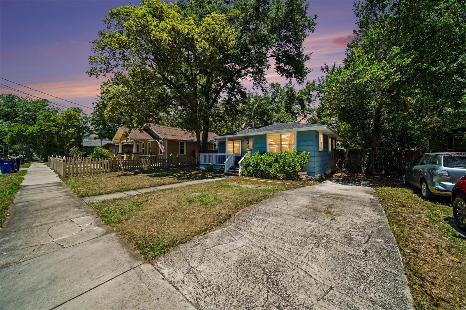 1016 E Emma St Property Photo 40