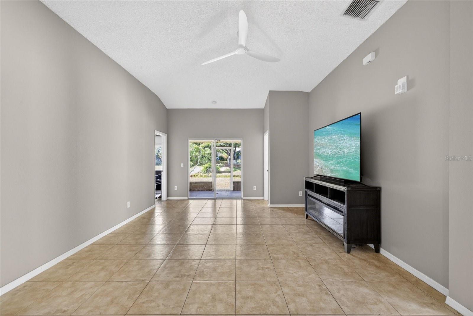 12015 Cedarfield Dr Property Photo 8