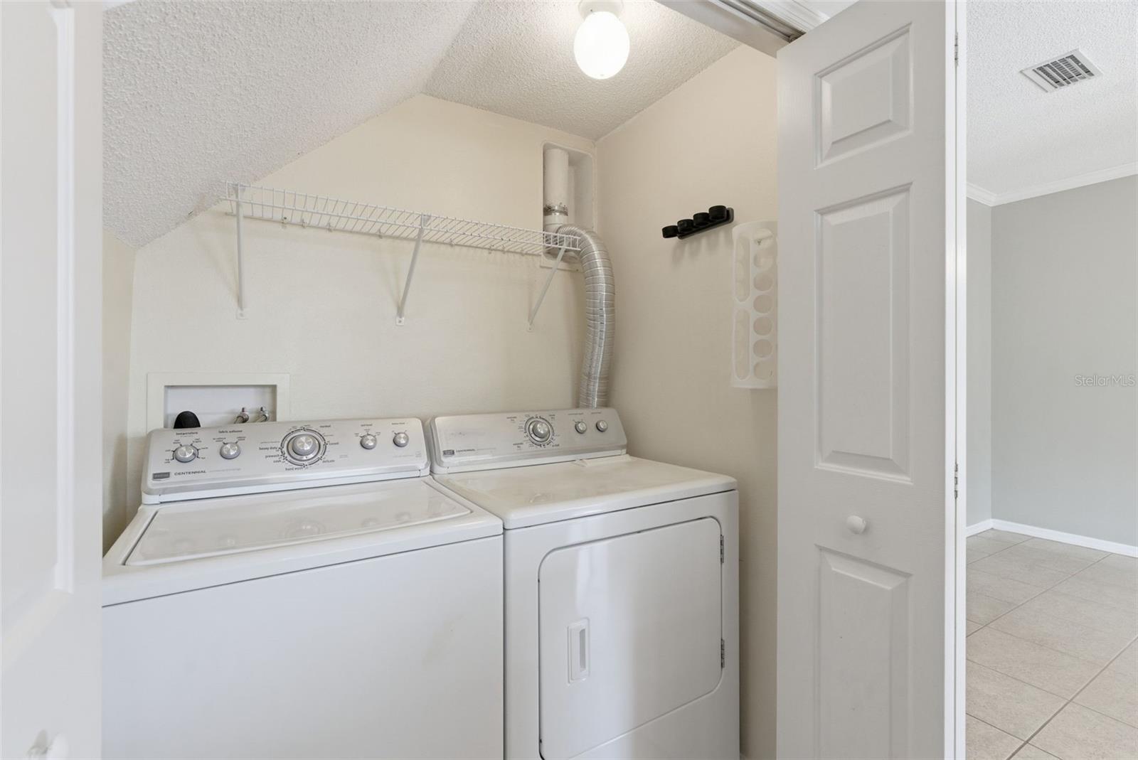 1415 Sedgwick Dr Property Photo 22