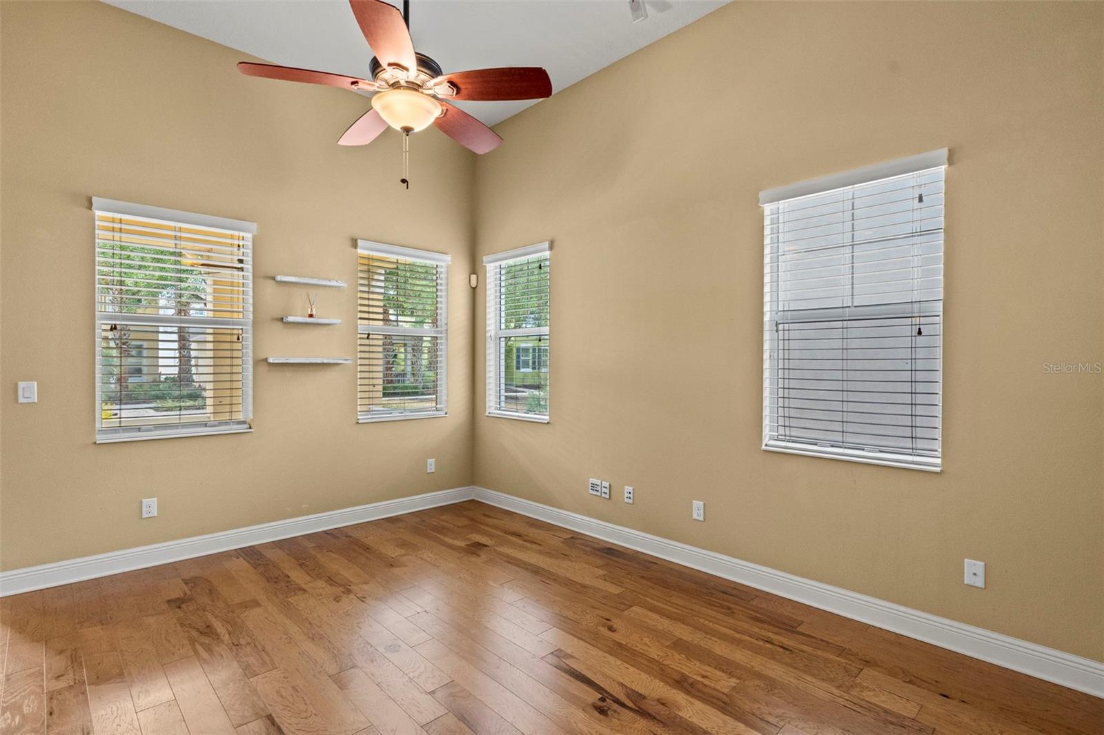 514 Winterside Dr Property Photo 10
