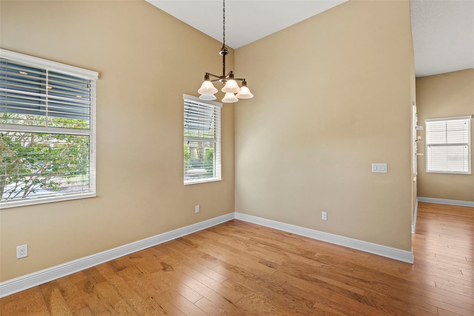 514 Winterside Dr Property Photo 17