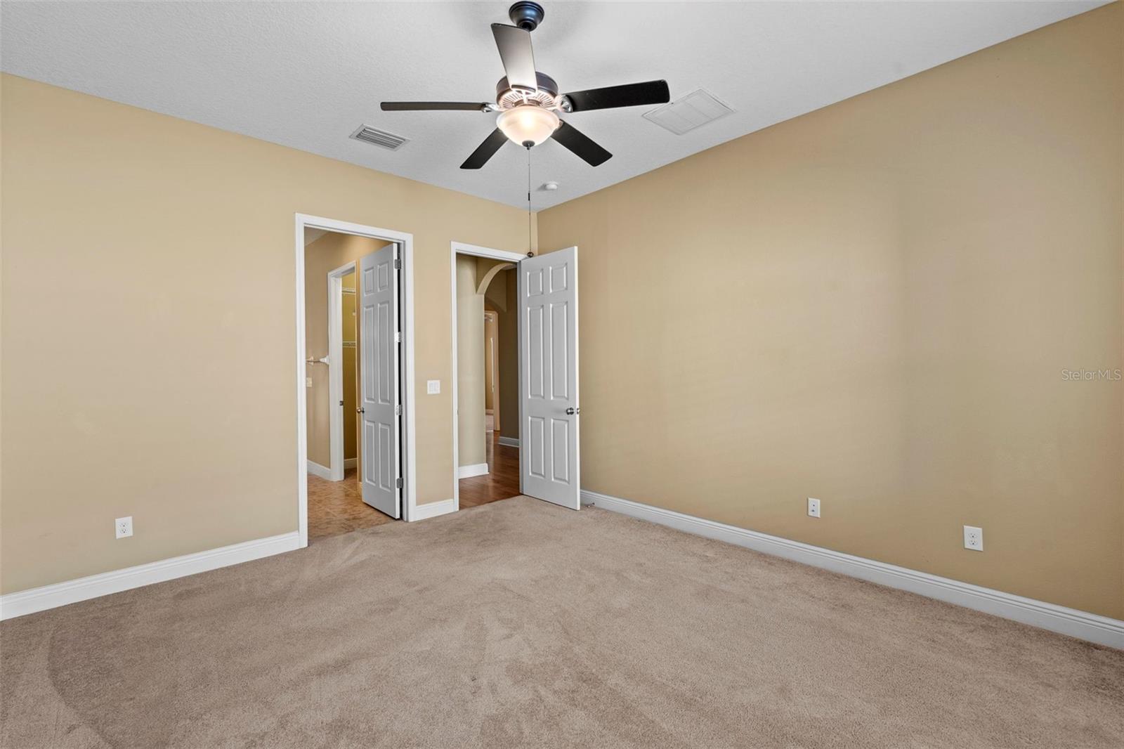 514 Winterside Dr Property Photo 32