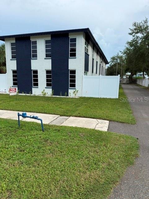 439 76th Ave N Property Photo 16