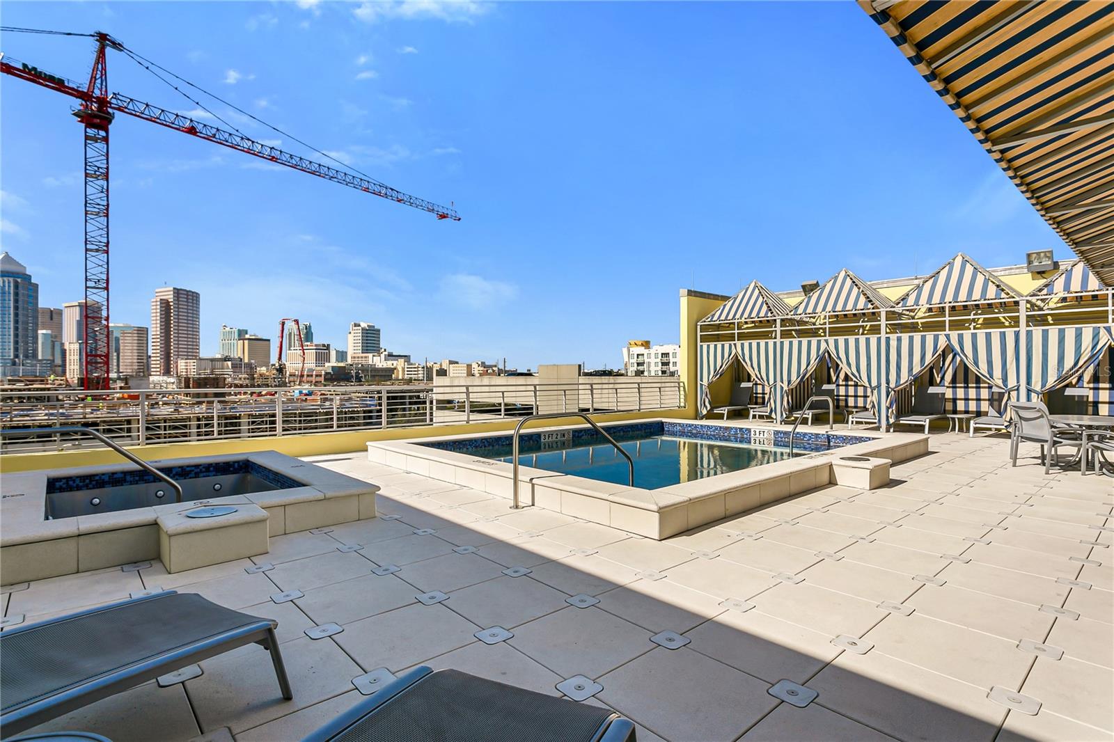 1212 E Whiting St #404 Property Photo 34