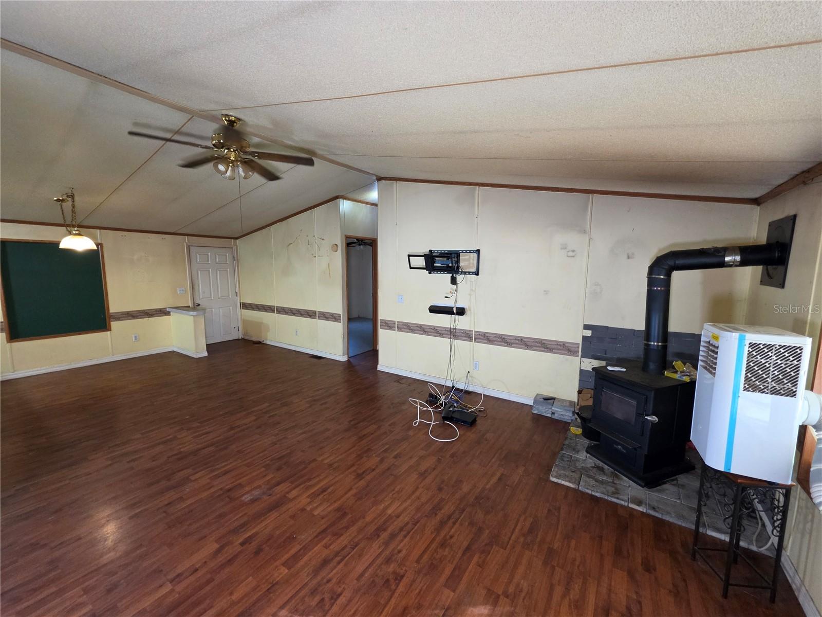 3642 Kalman Dr Property Photo 12