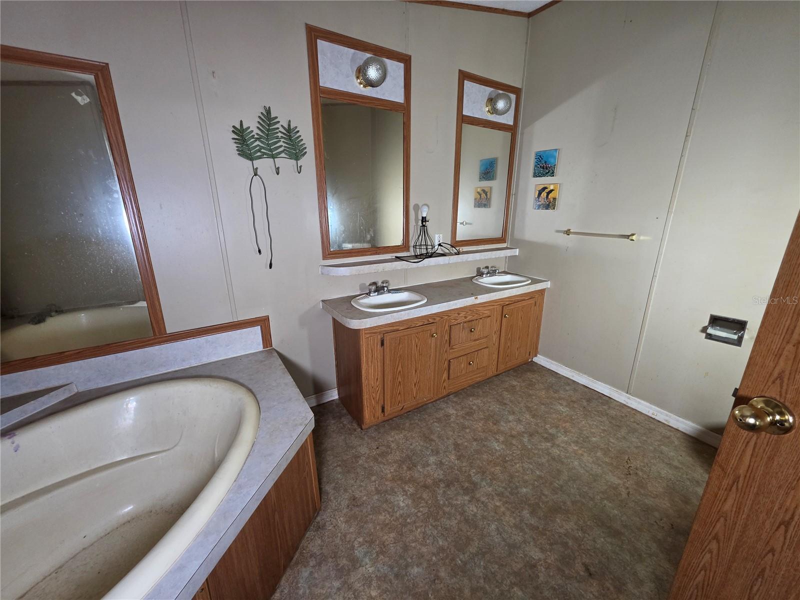 3642 Kalman Dr Property Photo 16