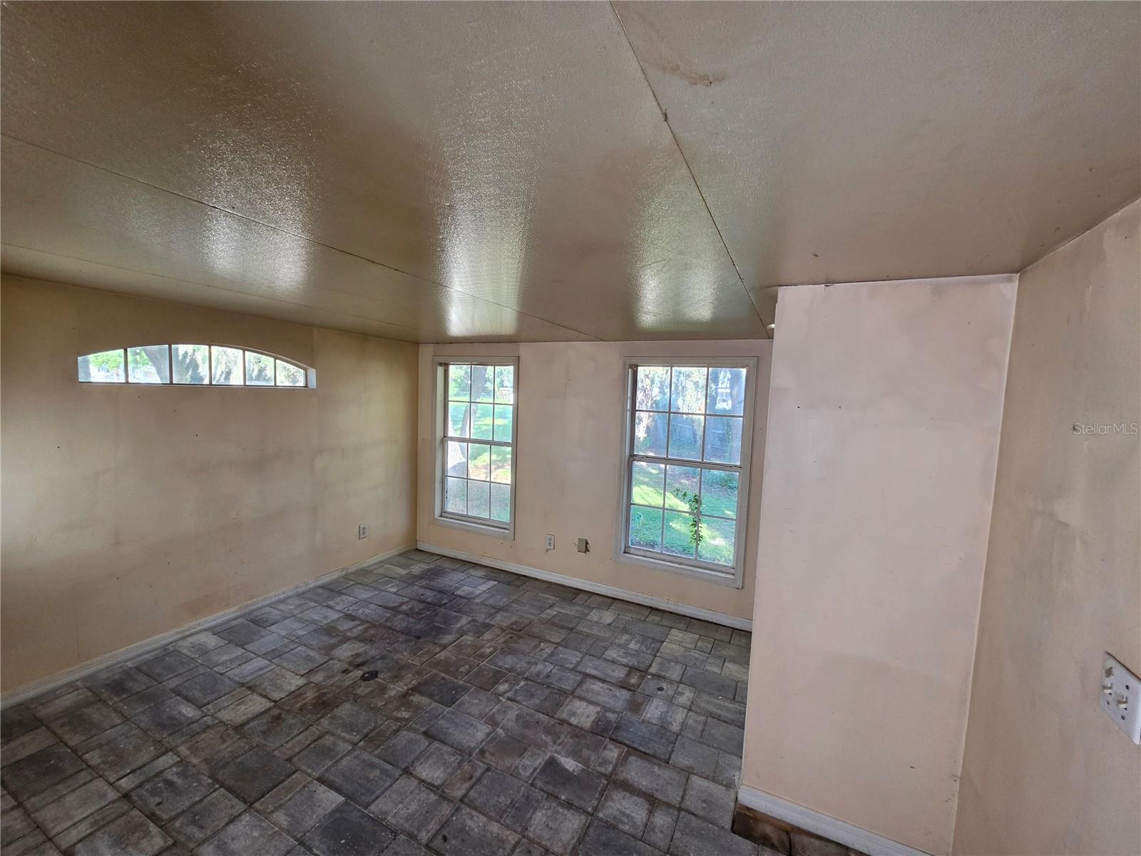 3642 Kalman Dr Property Photo 23