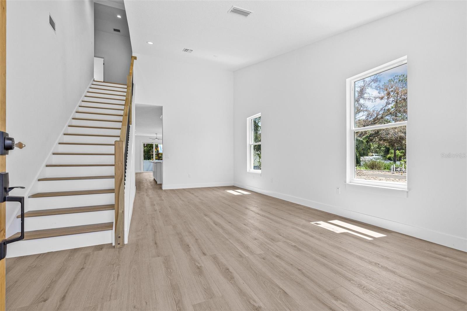 7617 Alvina St Property Photo 15