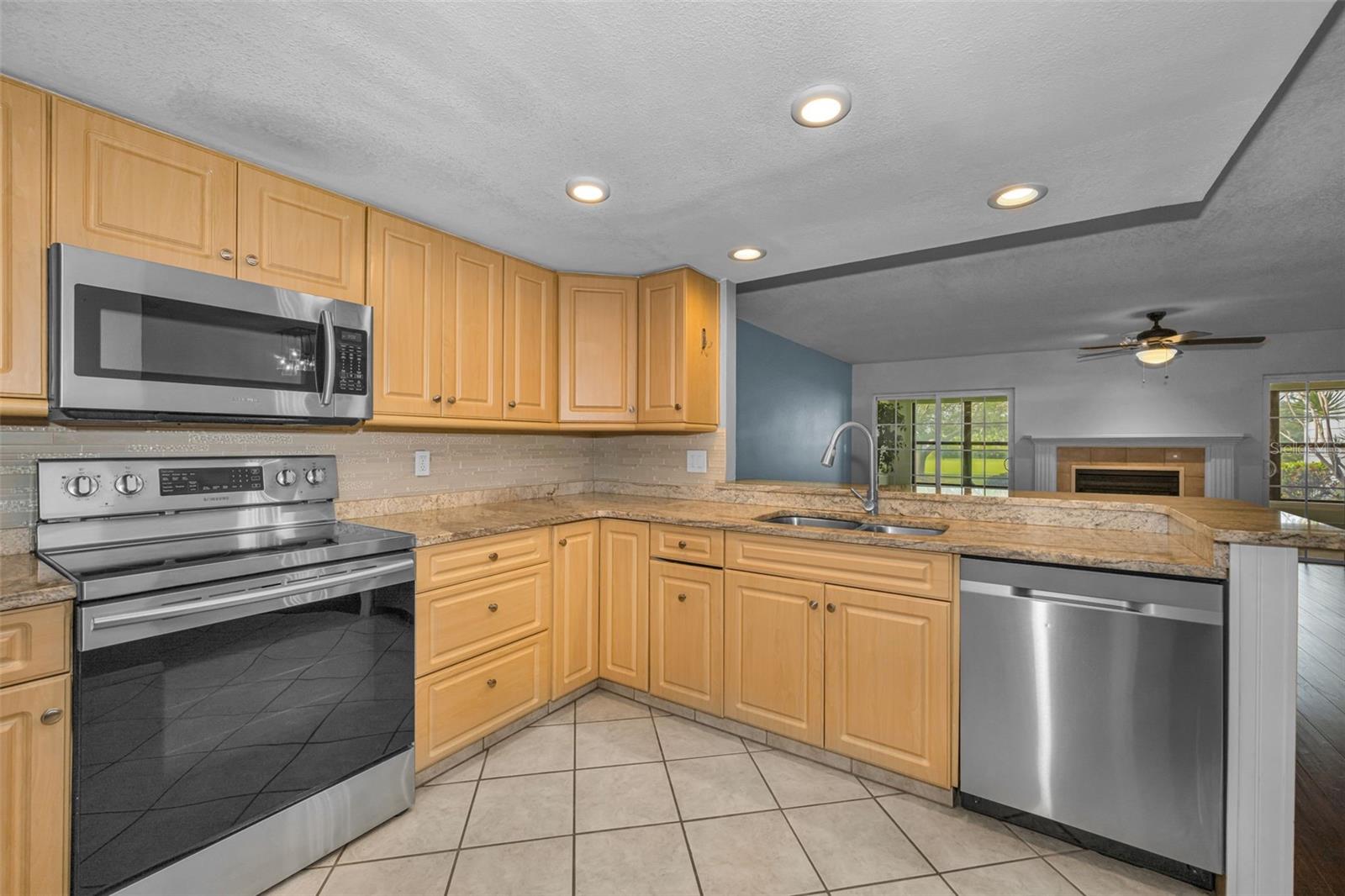 9150 Park Blvd #6 Property Photo 5