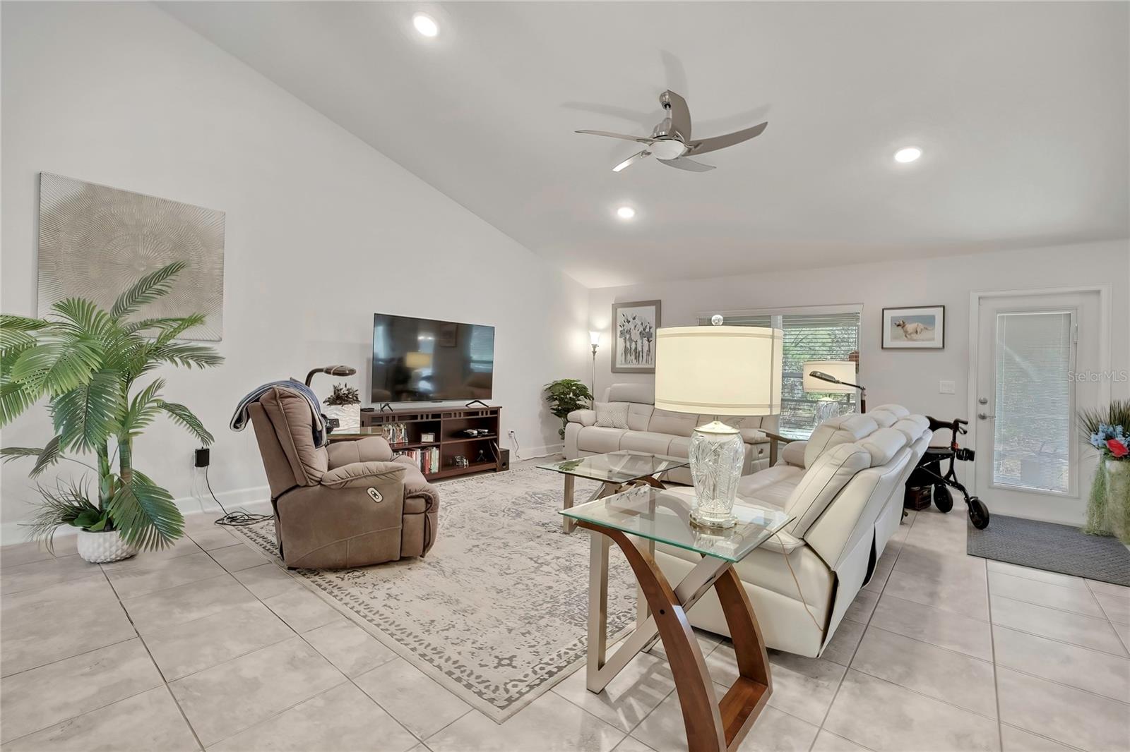 24 Tall Marigolds Ct Property Photo 9