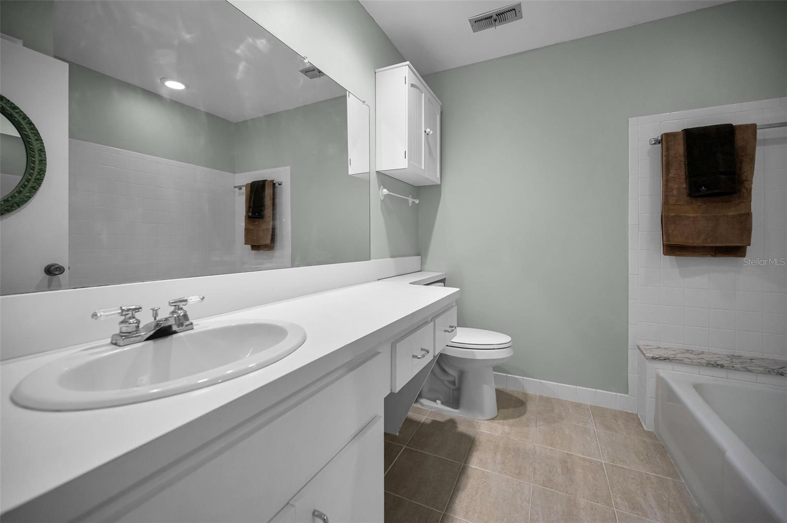 100 Bluff View Dr #514c Property Photo 31