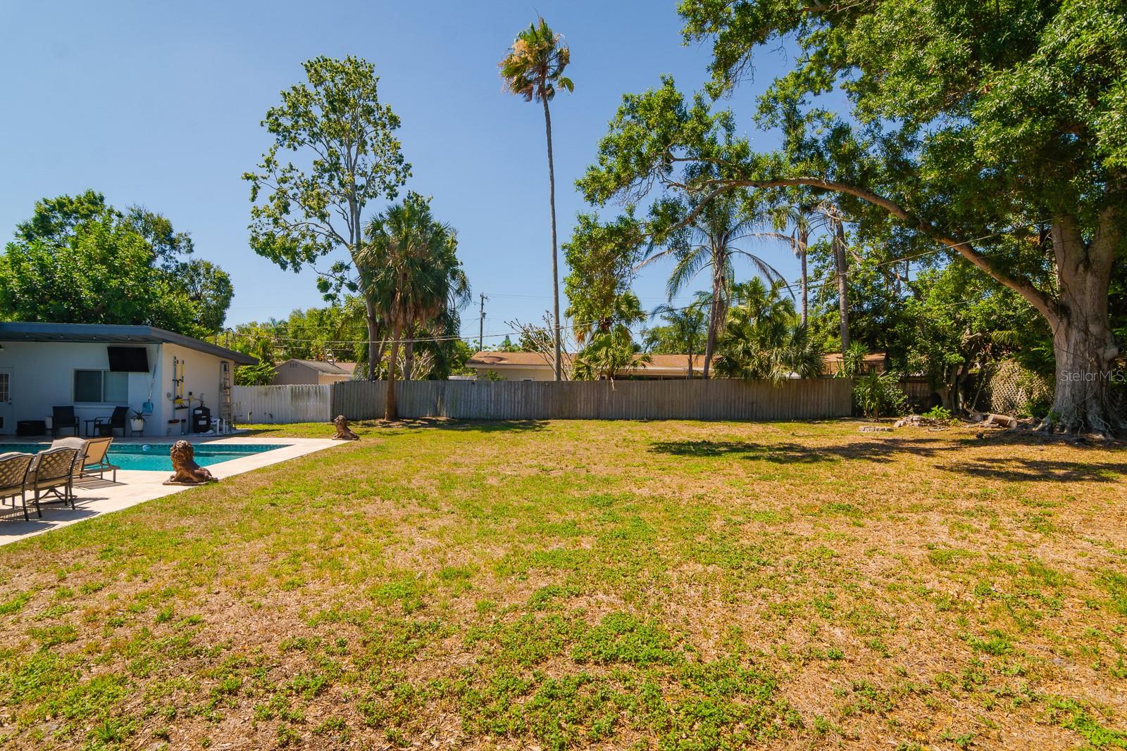 1424 S Evergreen Ave Property Photo 56
