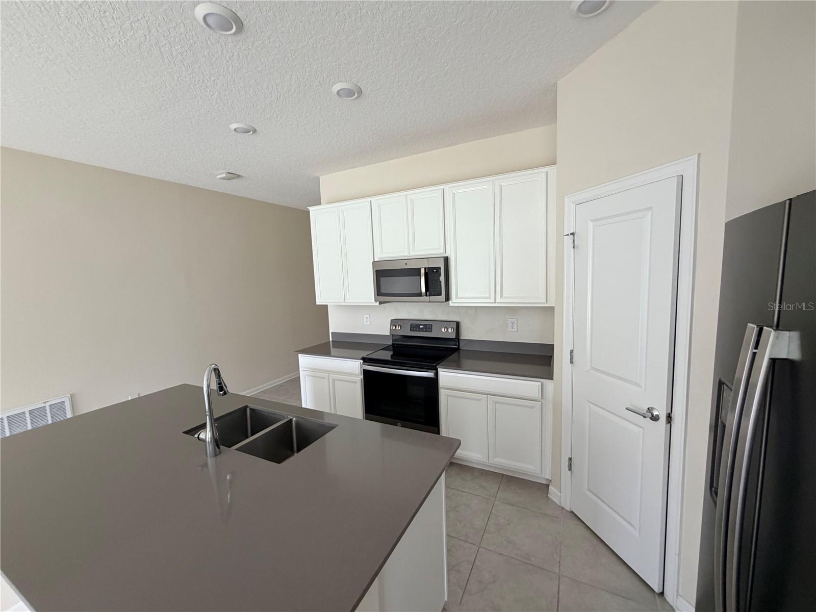 16419 Glassy Loch Loop Property Photo 10