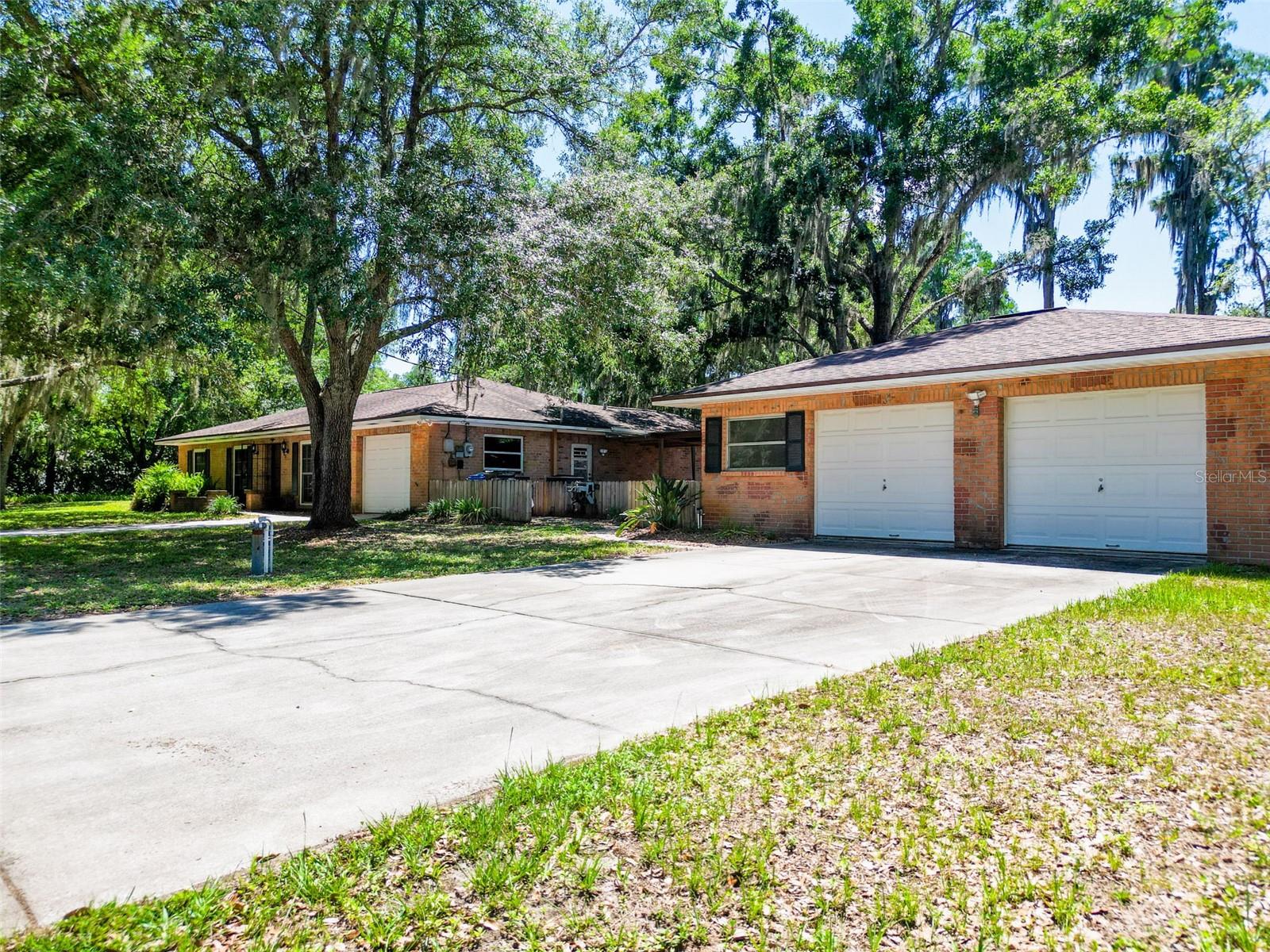 18202 Oakdale Rd Property Photo 6