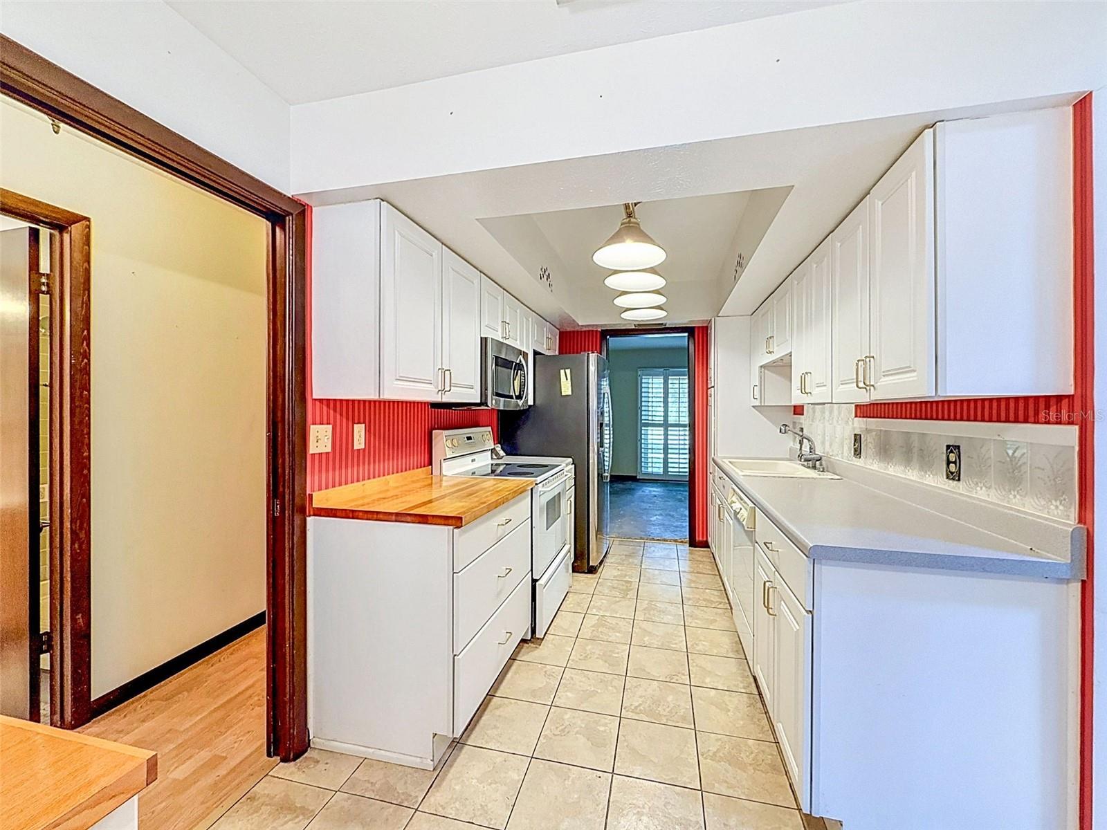 18202 Oakdale Rd Property Photo 22