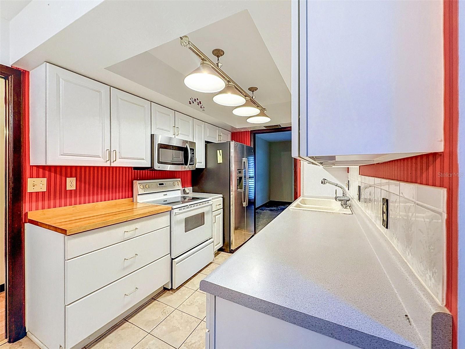 18202 Oakdale Rd Property Photo 23