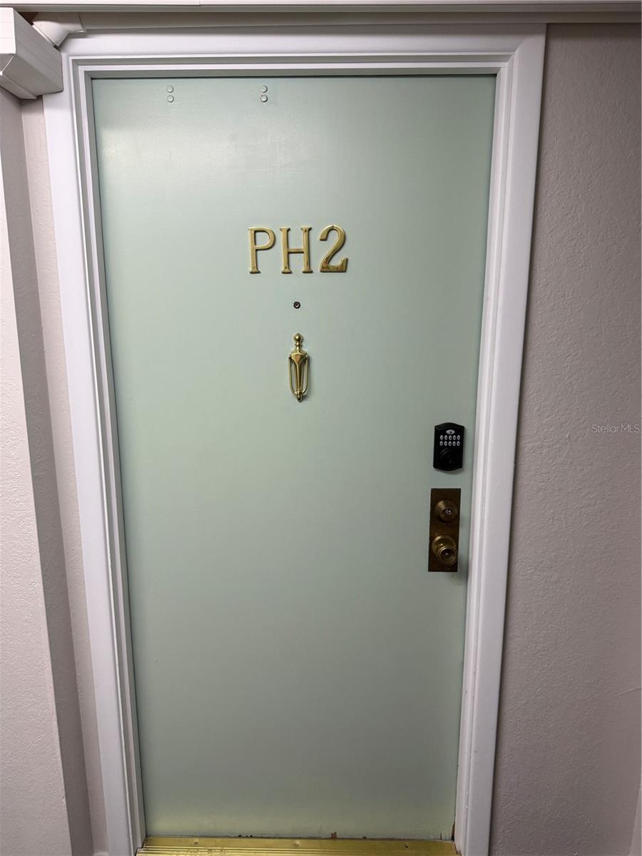 255 Dolphin Pt #2 Property Photo 3