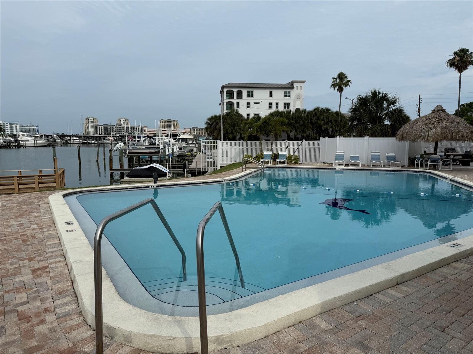 255 Dolphin Pt #2 Property Photo 27