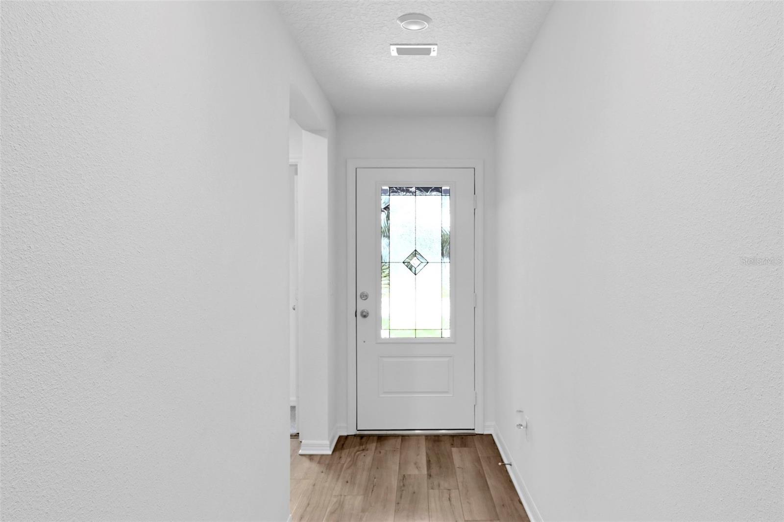 153 Parkview Dr Property Photo 3
