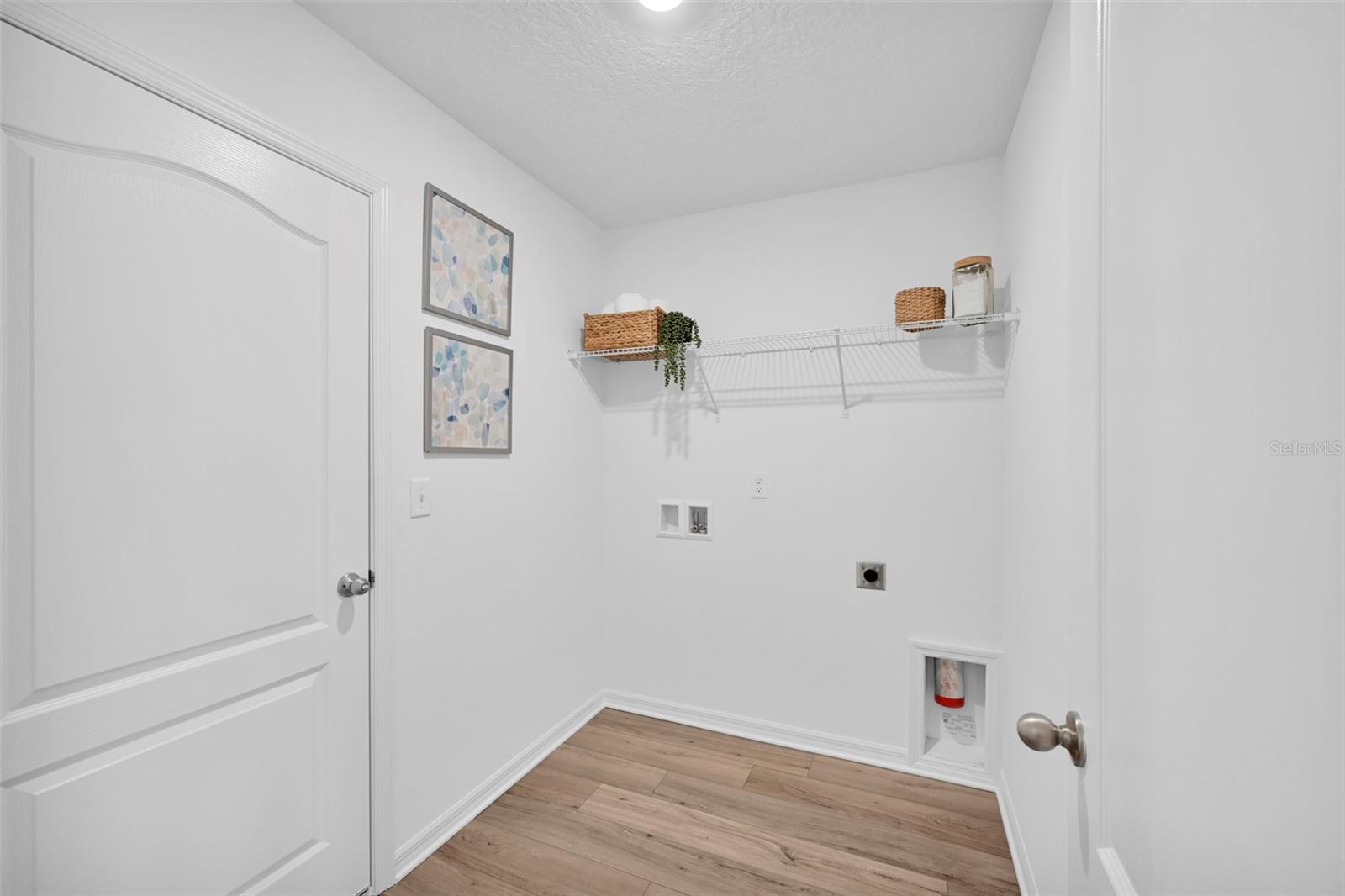 153 Parkview Dr Property Photo 8