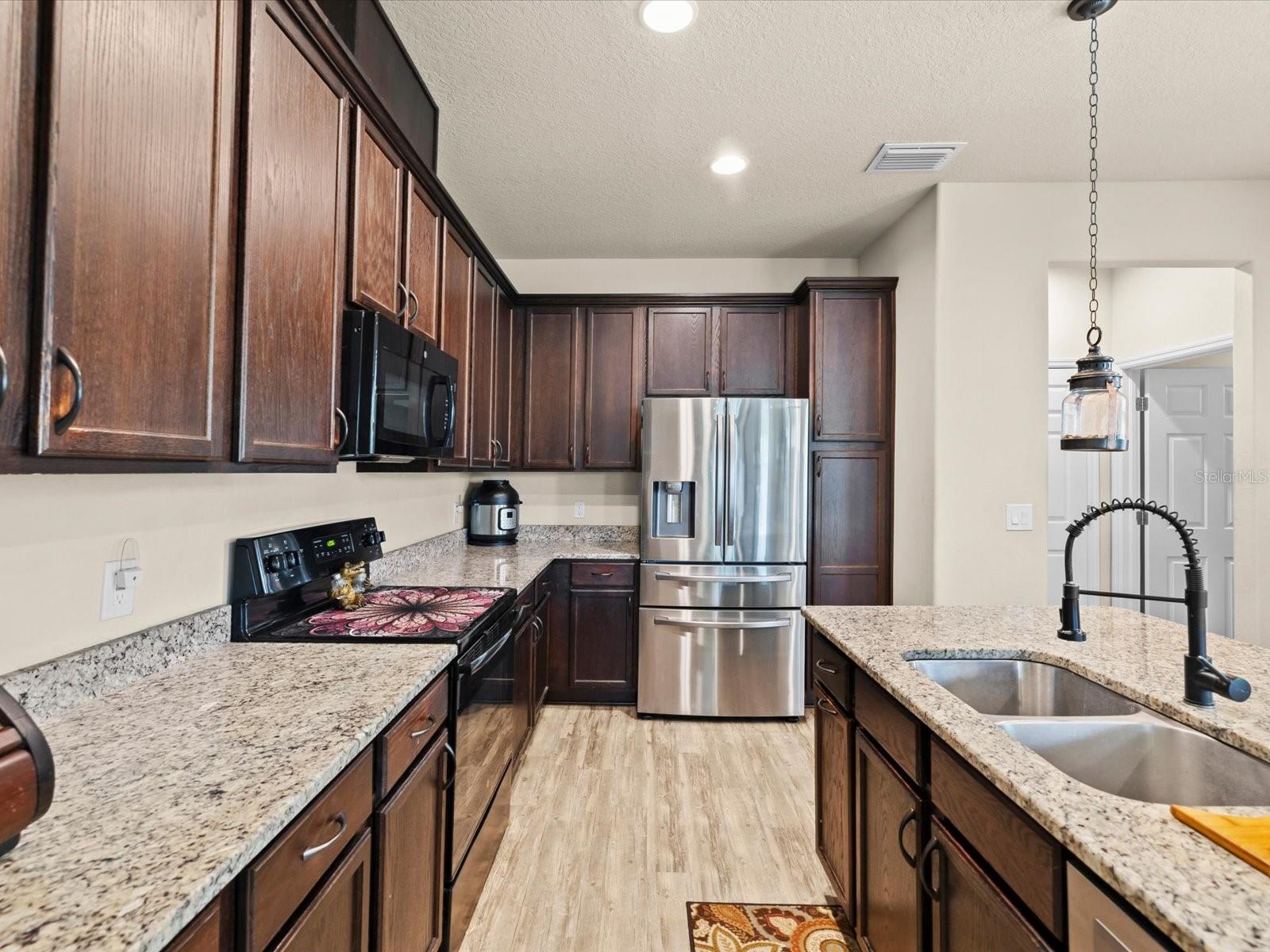 450 Harbor Springs Dr Property Photo 8