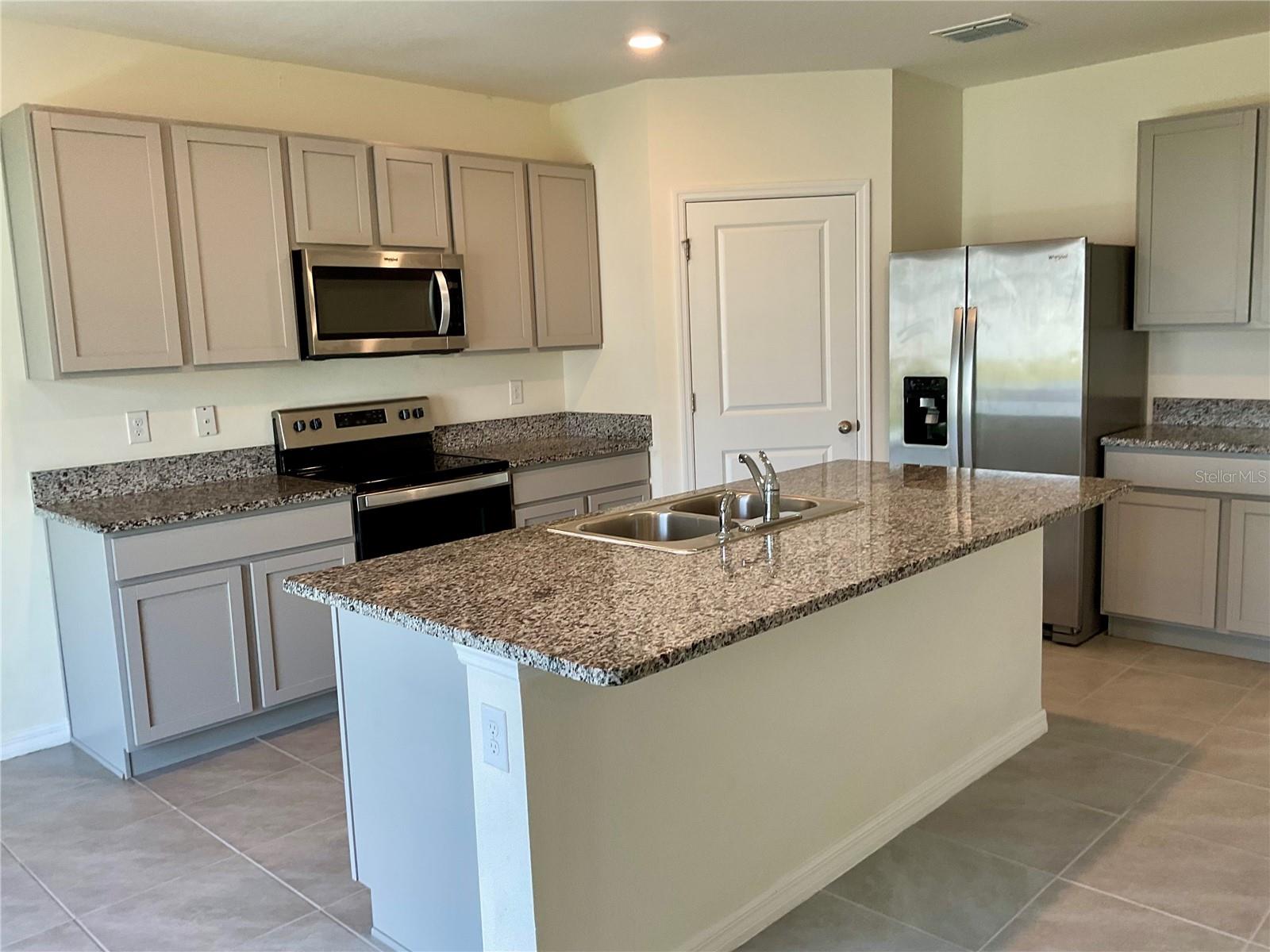 33409 Field Maple Loop Property Photo 3