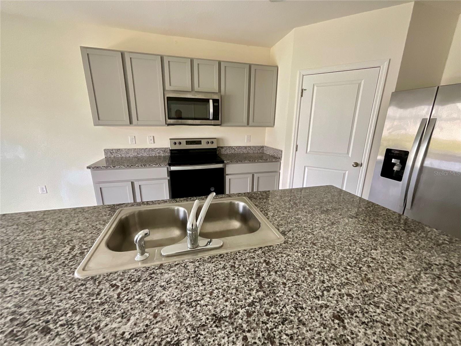33409 Field Maple Loop Property Photo 4