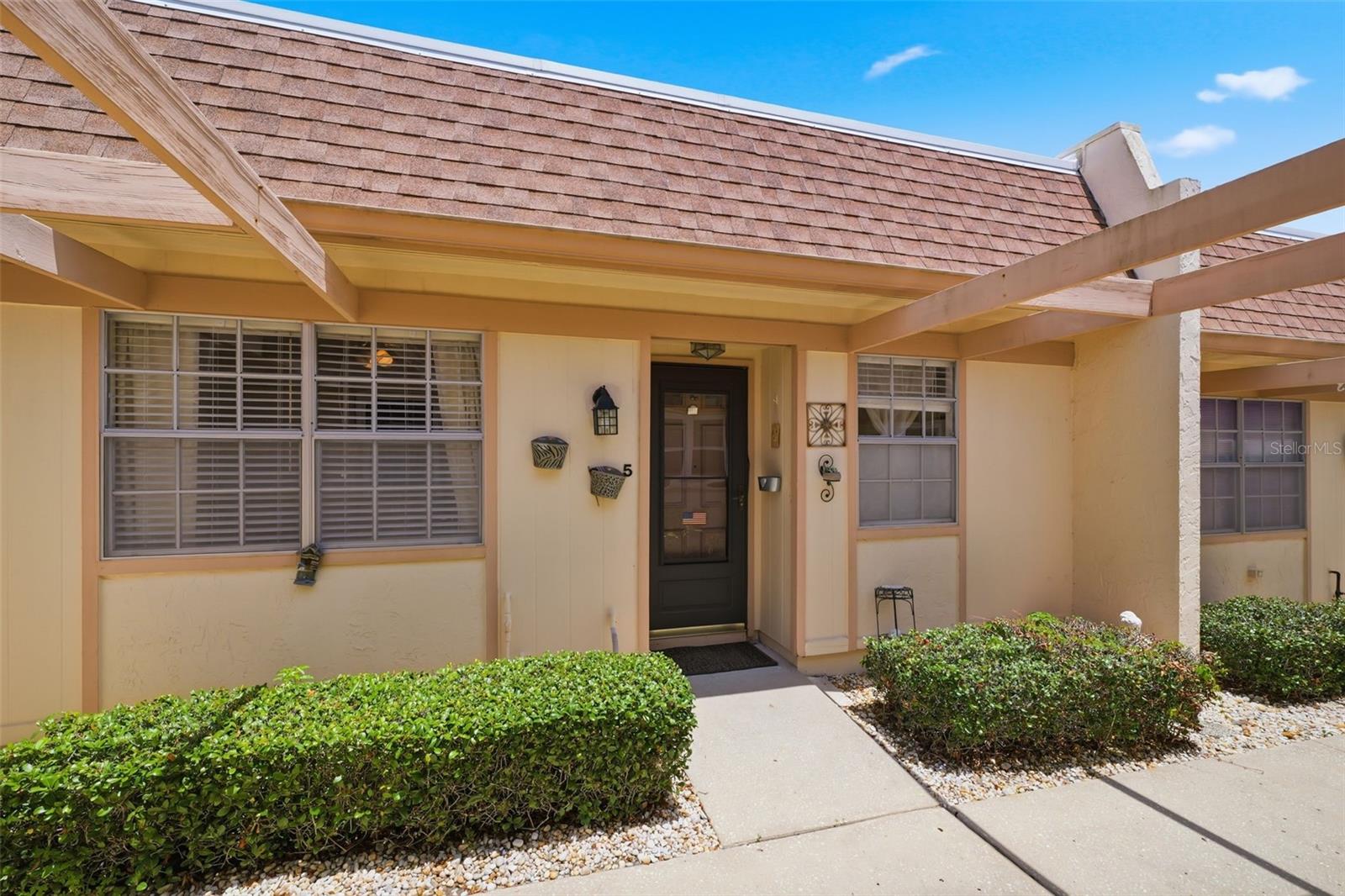 11210 Carriage Hill Dr #5 Property Photo 3
